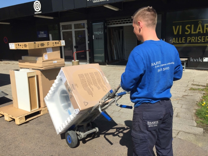 Vi transporterer og leverer køkkener og hårde hvidevarer.